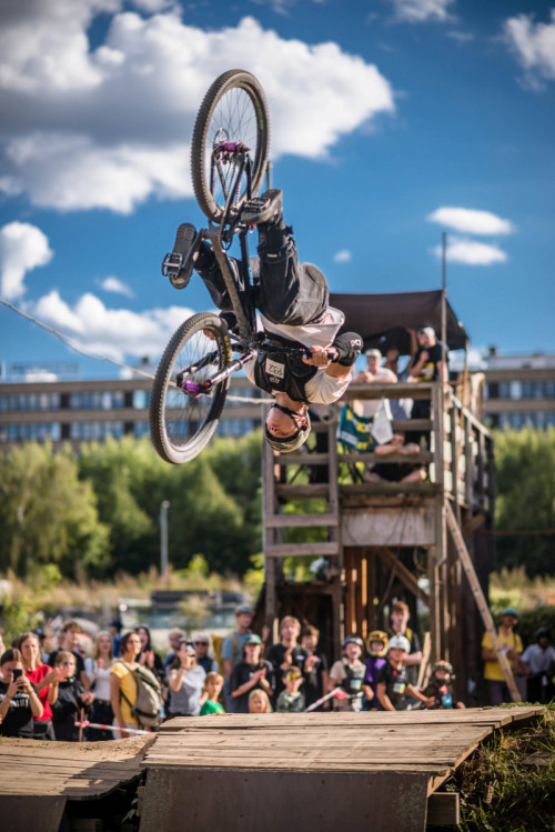 Heldentag 9